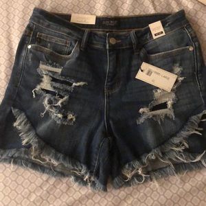 Judy Blue mid rise tulip hem shorts